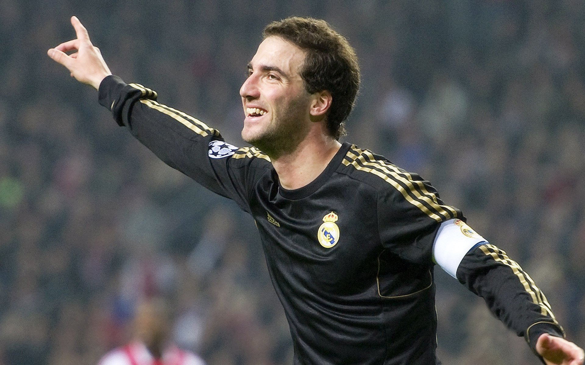 爱游戏平台-高水平足球赛事频繁举办，提升城市国际影响力，足球高水平运动员全国统测项目